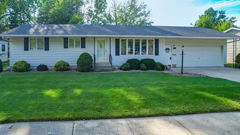Exterior - 1407 9th St NW, Austin, MN 55912 photo 1 of 5