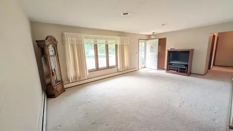 Living - 1407 9th St NW, Austin, MN 55912 photo 1 of 2