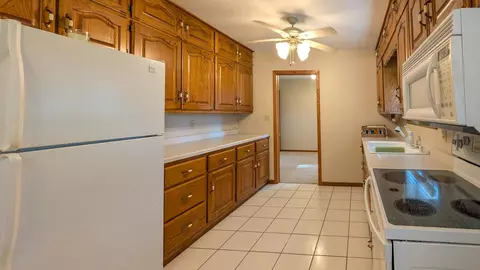 Kitchen - 1407 9th St NW, Austin, MN 55912 photo 1 of 1