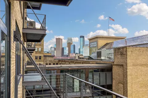 290 Market St #616, Minneapolis, MN 55405