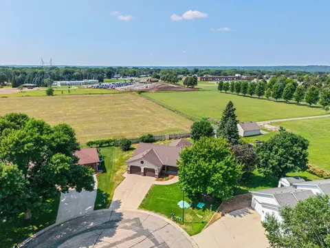 1150 Menke Cir, Shakopee, MN 55379