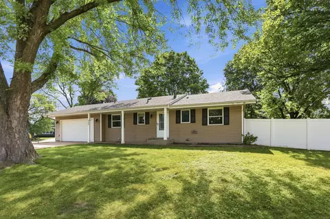 443 Cord Cir, New Brighton, MN 55112