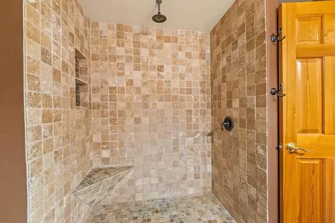 Bath - 22363 Jed Dr, Rogers, MN 55374 photo 1 of 4
