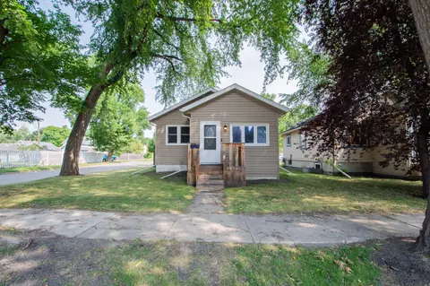 Exterior - 357 15th Ave S, Fargo, ND 58103 photo 2 of 10