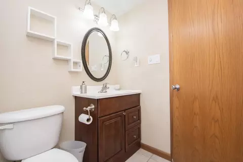 Bath - 357 15th Ave S, Fargo, ND 58103 photo 3 of 3