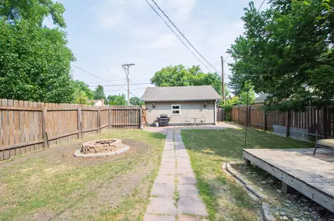 Exterior - 357 15th Ave S, Fargo, ND 58103 photo 6 of 10
