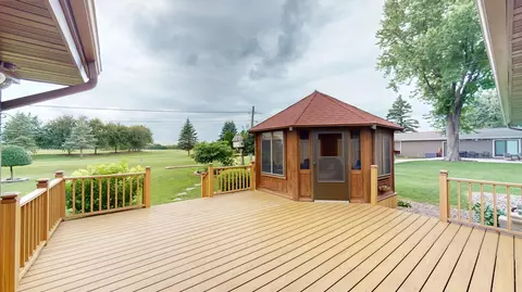 Exterior - 2017 Highland Ave, Albert Lea, MN 56007 photo 3 of 9