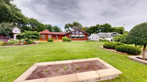 Exterior - 2017 Highland Ave, Albert Lea, MN 56007 photo 7 of 9