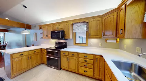 Kitchen - 2017 Highland Ave, Albert Lea, MN 56007 photo 3 of 4