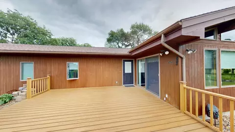 Exterior - 2017 Highland Ave, Albert Lea, MN 56007 photo 4 of 9