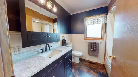 Bath - 2017 Highland Ave, Albert Lea, MN 56007 photo 1 of 4