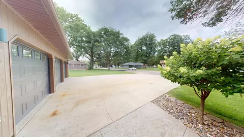 Exterior - 2017 Highland Ave, Albert Lea, MN 56007 photo 8 of 9