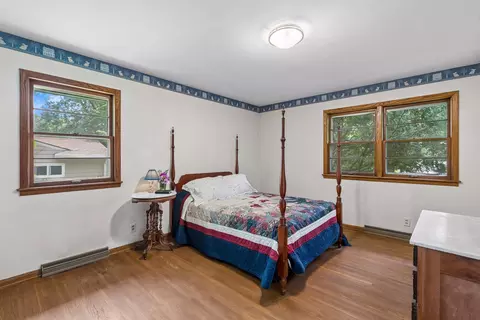 Bedroom - 501 Sumner St E, Northfield, MN 55057 photo 5 of 6