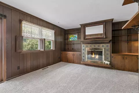 Living - 501 Sumner St E, Northfield, MN 55057 photo 6 of 9