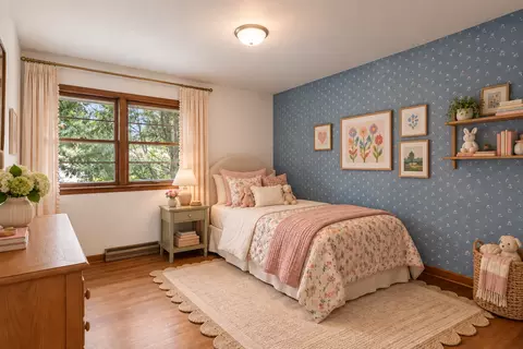 Bedroom - 501 Sumner St E, Northfield, MN 55057 photo 4 of 9