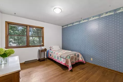 Bedroom - 501 Sumner St E, Northfield, MN 55057 photo 3 of 6