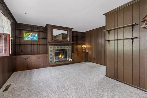 Living - 501 Sumner St E, Northfield, MN 55057 photo 5 of 9