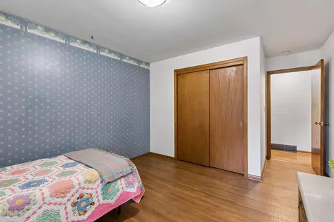 Bedroom - 501 Sumner St E, Northfield, MN 55057 photo 4 of 6