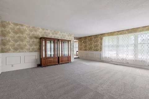 Living - 501 Sumner St E, Northfield, MN 55057 photo 4 of 9