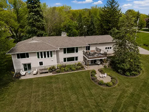 2685 Shadywood Rd, Excelsior, MN 55331 photo 3