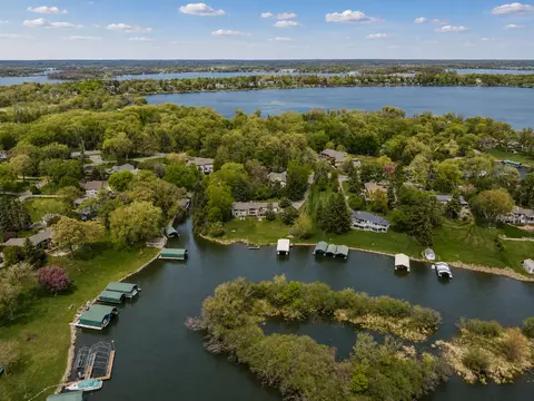 2685 Shadywood Rd, Excelsior, MN 55331 photo 5