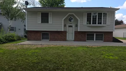 1004 21st St SE, Rochester, MN 55904