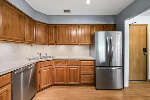 Kitchen - 3801 W 98th St #209, Bloomington, MN 55431 photo 3 of 4
