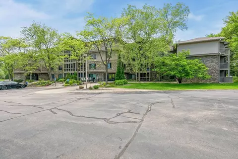 Exterior - 3801 W 98th St #209, Bloomington, MN 55431 photo 3 of 3