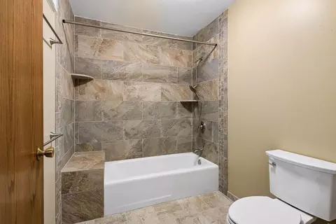 Bath - 3801 W 98th St #209, Bloomington, MN 55431 photo 3 of 4