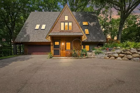 420 Pleasant View Rd, Chanhassen, MN 55317