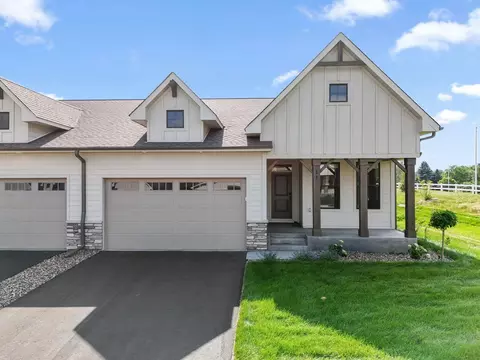 23 Palomino Ct, Hudson, WI 54016