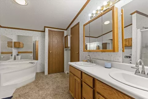 Bath - 1024 Q St NE, Brainerd, MN 56401 photo 1 of 3