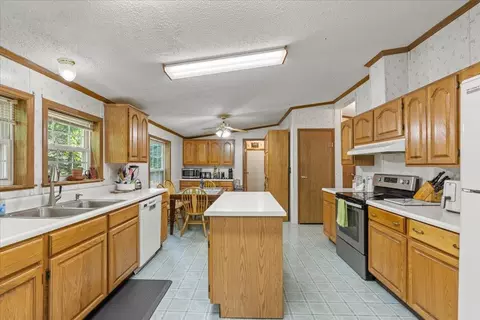 Kitchen - 1024 Q St NE, Brainerd, MN 56401 photo 1 of 3