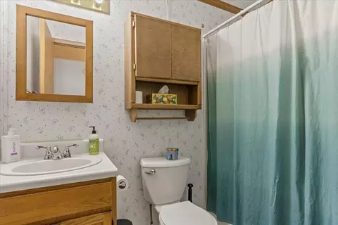 Bath - 1024 Q St NE, Brainerd, MN 56401 photo 3 of 3