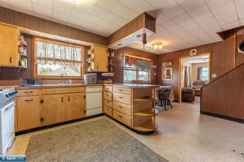 Kitchen - 49 Gordon St, Soudan, MN 55782 photo 2 of 2