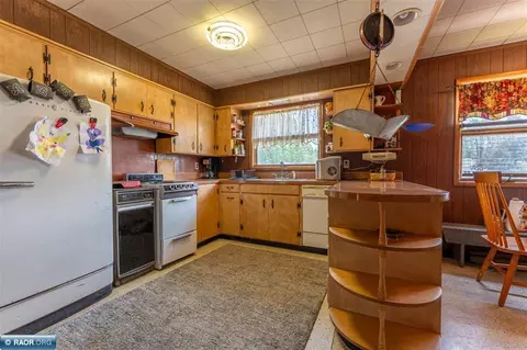Kitchen - 49 Gordon St, Soudan, MN 55782 photo 1 of 2