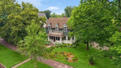 1818 Kenwood Pkwy, Minneapolis, MN 55405