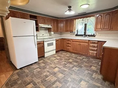 Kitchen - 2022 River Rd, Windom, MN 56101 photo 1 of 3