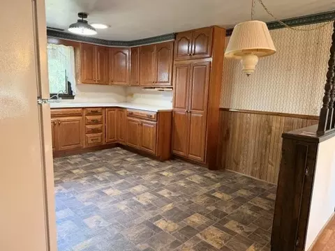 Kitchen - 2022 River Rd, Windom, MN 56101 photo 3 of 3