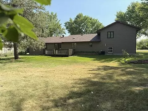 Exterior - 2022 River Rd, Windom, MN 56101 photo 8 of 8