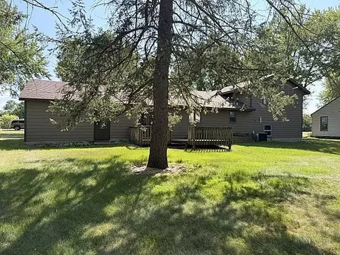Exterior - 2022 River Rd, Windom, MN 56101 photo 2 of 8