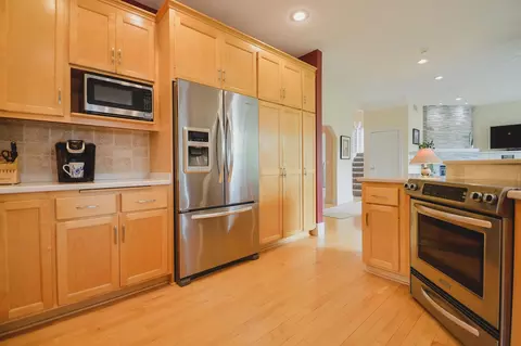 Kitchen - 5668 94th Ave N, Greenfield, MN 55357 photo 2 of 4