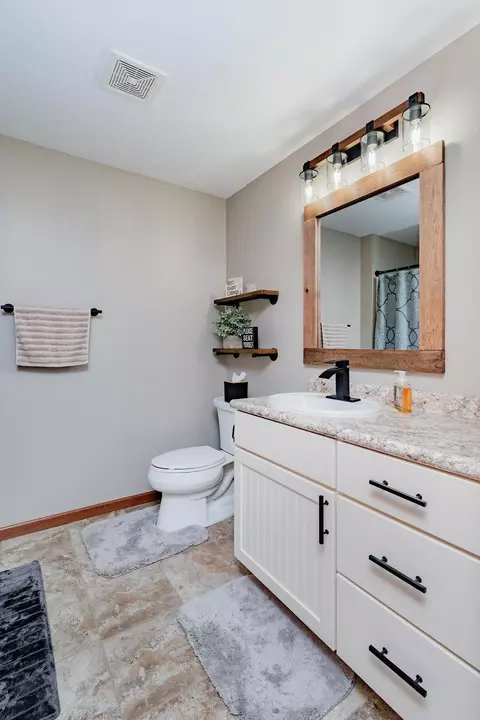 Bath - 620 2nd St, Arthur, ND 58006 photo 6 of 7