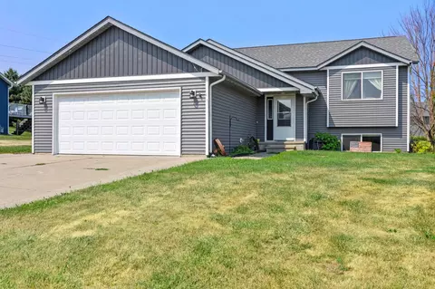 407 N 9th St, Goodhue, MN 55027