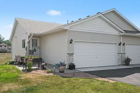 38268 Explorer Cir, North Branch, MN 55056