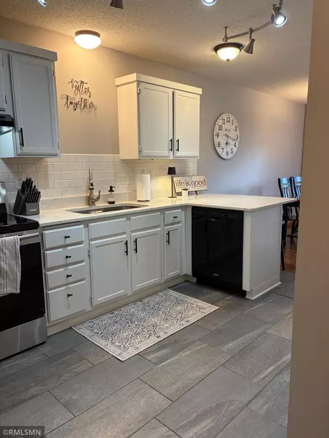 Kitchen - 4126 Durham Ct #136, Eagan, MN 55122 photo 2 of 3