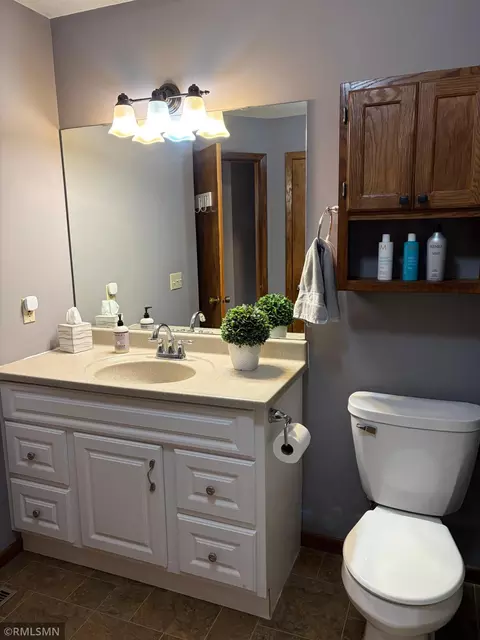 Bath - 4126 Durham Ct #136, Eagan, MN 55122 photo 2 of 2