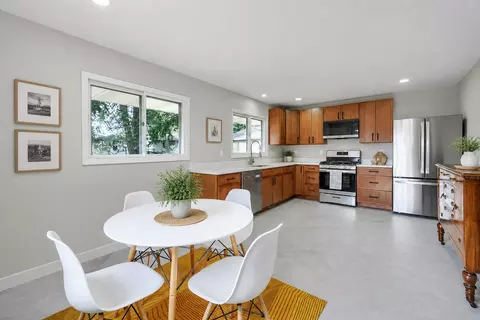 3694 Upper 73rd St E, Inver Grove Heights, MN 55076