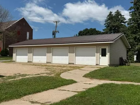 Exterior - 202 N Cass Ave, Springfield, MN 56087 photo 1 of 1