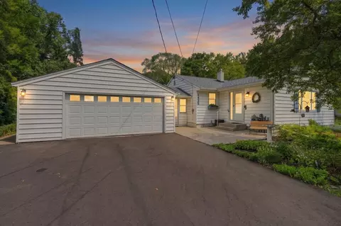 1425 Rice Creek Rd NE, Fridley, MN 55432